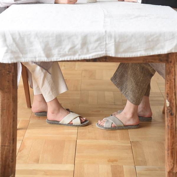 芝生を歩いてるみたい！？ベタつく素足にシャリッと爽やか「bon moment 夏スリッパ」[PR]