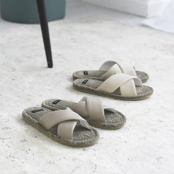 芝生を歩いてるみたい！？ベタつく素足にシャリッと爽やか「bon moment 夏スリッパ」[PR]