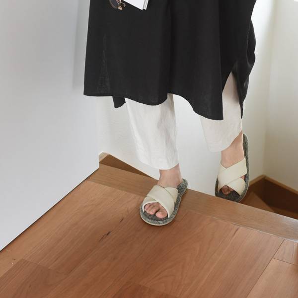 芝生を歩いてるみたい！？ベタつく素足にシャリッと爽やか「bon moment 夏スリッパ」[PR]