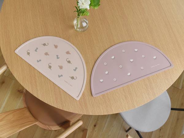 離乳食・幼児食であわてない、やさしい時間のつくり方。お食事シリコンビブ＆お子様ランチョンマット新登場[PR]