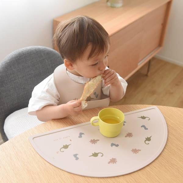 離乳食・幼児食であわてない、やさしい時間のつくり方。お食事シリコンビブ＆お子様ランチョンマット新登場[PR]