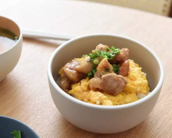 探していたのはこんな器!軽くてお手入れ簡単、北欧テイストで毎日使える「丼鉢」