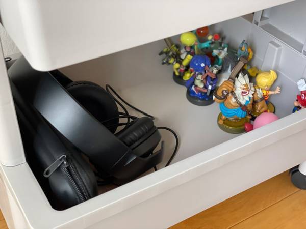 メルカリ用品もゲーム用品も。「マルチに使える3段テーブルワゴン」+「仕切り収納ボックス」にまとめて便利な暮らし。[PR]