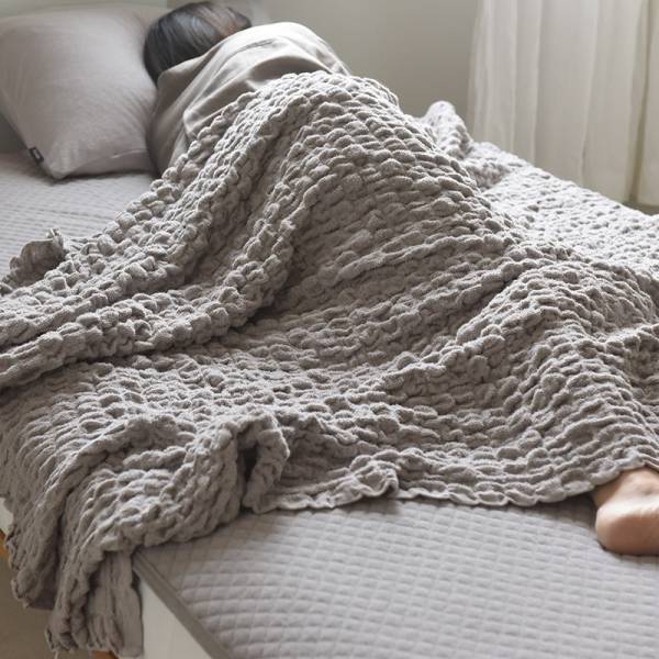 【2023夏の肌掛け＆ケット特集】ひんやり？ サラッと？ 異なる4タイプをピックアップ！