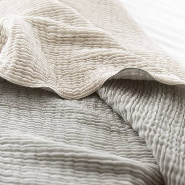 【2023夏の肌掛け＆ケット特集】ひんやり？ サラッと？ 異なる4タイプをピックアップ！