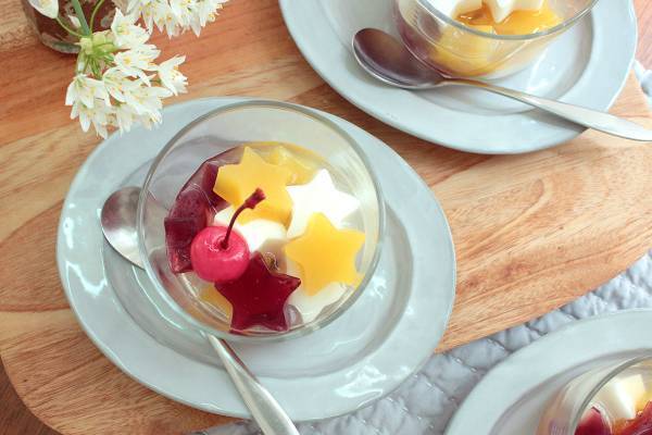 つるん&ひんやりスイーツがおいしい！ 子どもと作る「星形ゼリーポンチ」