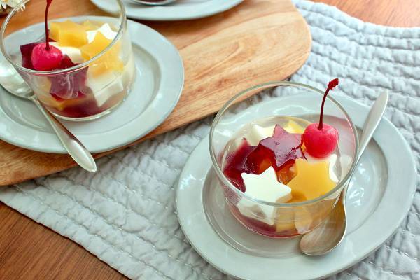 つるん&ひんやりスイーツがおいしい！ 子どもと作る「星形ゼリーポンチ」