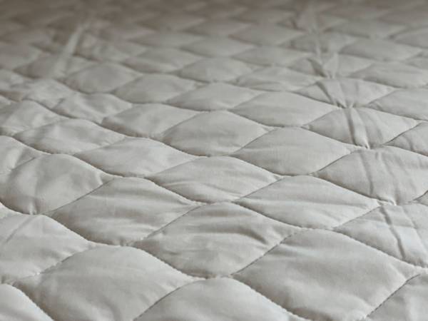 家事の負担を減らし、インテリアを向上させる「bon momentのベッドシーツ」。[PR]