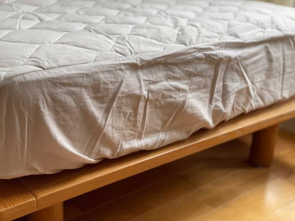 家事の負担を減らし、インテリアを向上させる「bon momentのベッドシーツ」。[PR]