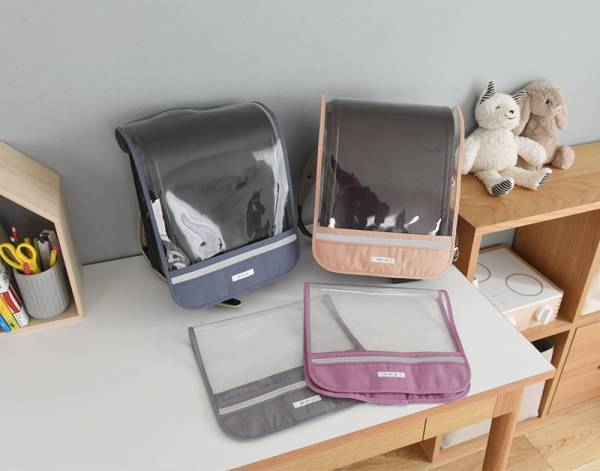 小学生ママスタッフも愛用中！大人かわいいニュアンスカラーの「ランドセルカバー」久々の再入荷[PR]