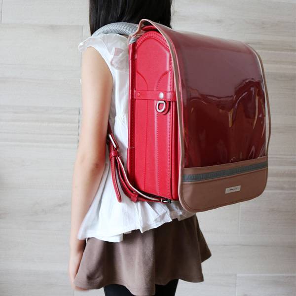 小学生ママスタッフも愛用中！大人かわいいニュアンスカラーの「ランドセルカバー」久々の再入荷[PR]