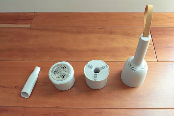 気になったその時に、ササッとお掃除が叶う！「ミニ掃除機Vaccumi (バキューミ)」[PR]