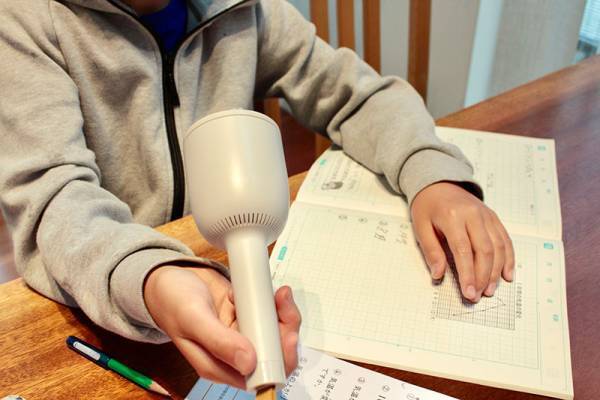 気になったその時に、ササッとお掃除が叶う！「ミニ掃除機Vaccumi (バキューミ)」[PR]