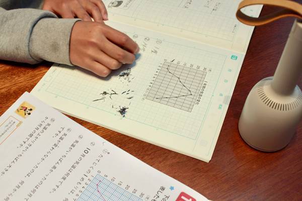 気になったその時に、ササッとお掃除が叶う！「ミニ掃除機Vaccumi (バキューミ)」[PR]