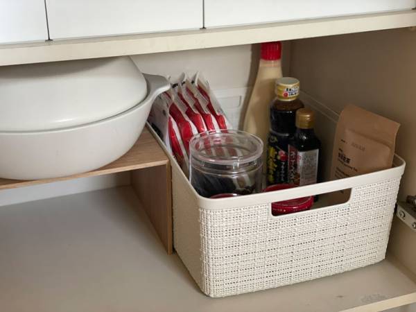 リサイクルプラで作られた、サステナブルな収納ボックス 「Jute バスケット」。[PR]