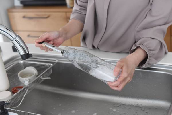 もう後回しにしません！面倒な水筒洗いがラクになる「ボトルクリーナー」見つけた。【インスタグラマーさんのもの選び】[PR]