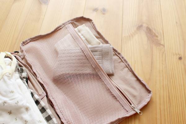 子連れ帰省の荷物、どこまで小さくなる？「圧縮できるトラベルポーチ」使ってみました[PR]