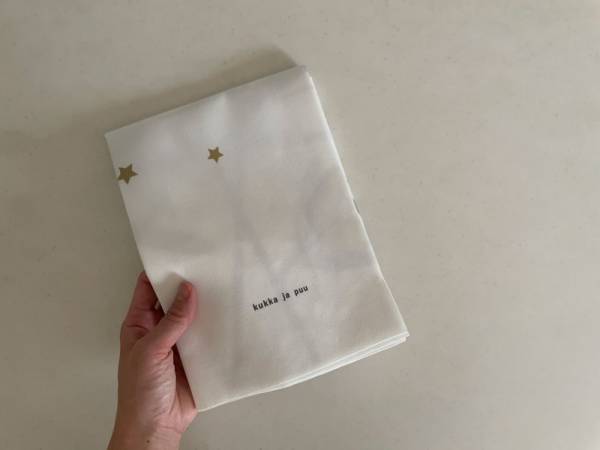 今年の七夕はタペストリーで貼るだけカンタン。季節のイベントをもっと気軽に楽しもう。[PR]