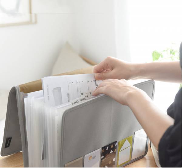 必要な書類は全部ひとまとめ！探し物が減る「がばっと開いて見やすい書類収納ケース」インスタグラマーさんの使用レポ[PR]