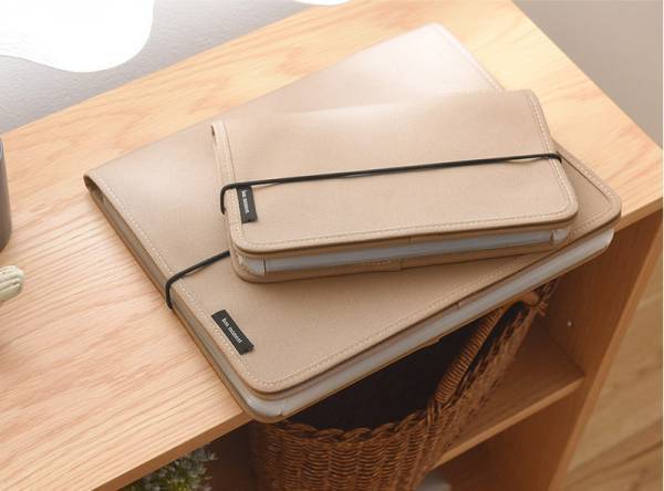 必要な書類は全部ひとまとめ！探し物が減る「がばっと開いて見やすい書類収納ケース」インスタグラマーさんの使用レポ[PR]