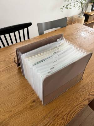 必要な書類は全部ひとまとめ！探し物が減る「がばっと開いて見やすい書類収納ケース」インスタグラマーさんの使用レポ[PR]