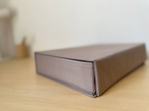 大人のお道具箱「ツール収納ボックス」に季節の飾りを収納しよう。[PR]