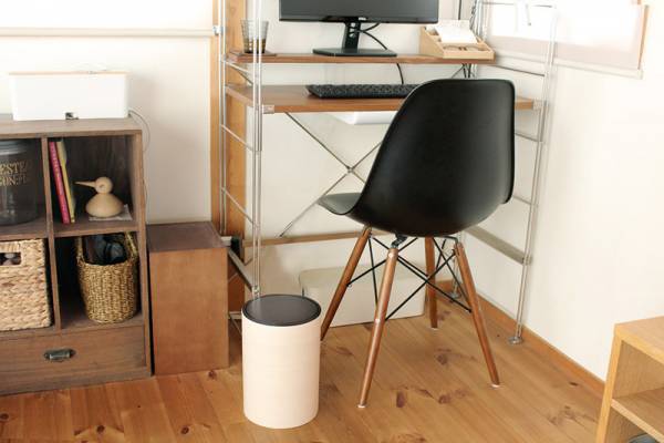 ゴミ箱というよりインテリア。暮らしに溶け込む、職人メイドの木目調ダストボックス[PR]