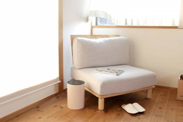 ゴミ箱というよりインテリア。暮らしに溶け込む、職人メイドの木目調ダストボックス[PR]