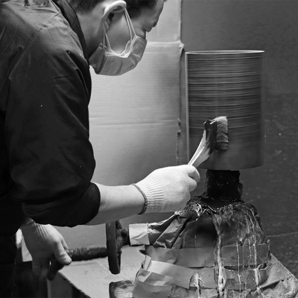 ゴミ箱というよりインテリア。暮らしに溶け込む、職人メイドの木目調ダストボックス[PR]