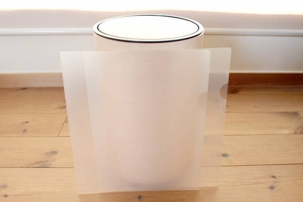 ゴミ箱というよりインテリア。暮らしに溶け込む、職人メイドの木目調ダストボックス[PR]