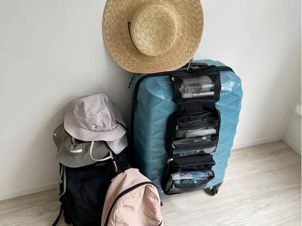 「あれどこしまったっけ…？」がなくなる!? つなげて、吊り下げて使える「4in1トラベルポーチ」