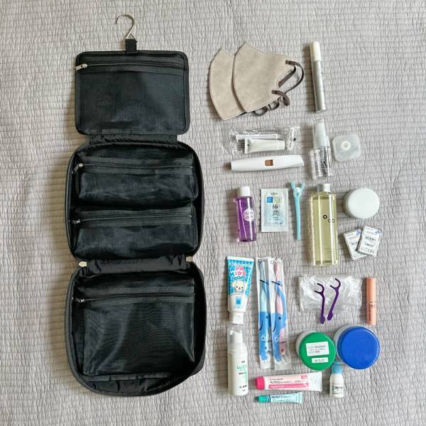 「あれどこしまったっけ…？」がなくなる!? つなげて、吊り下げて使える「4in1トラベルポーチ」