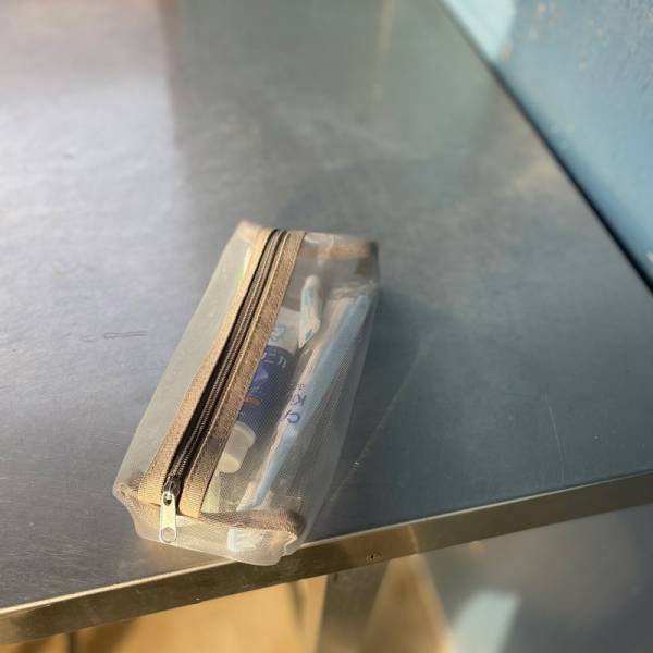 「あれどこしまったっけ…？」がなくなる!? つなげて、吊り下げて使える「4in1トラベルポーチ」