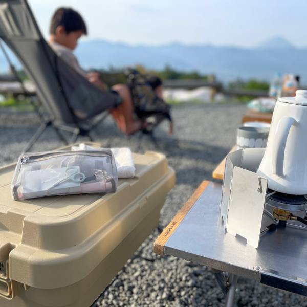 「あれどこしまったっけ…？」がなくなる!? つなげて、吊り下げて使える「4in1トラベルポーチ」