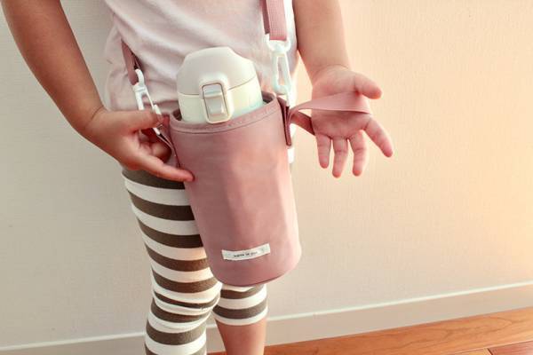 お気に入りの水筒をキズから守る。「kukka ja puu（クッカヤプー）の水筒カバー」[PR]