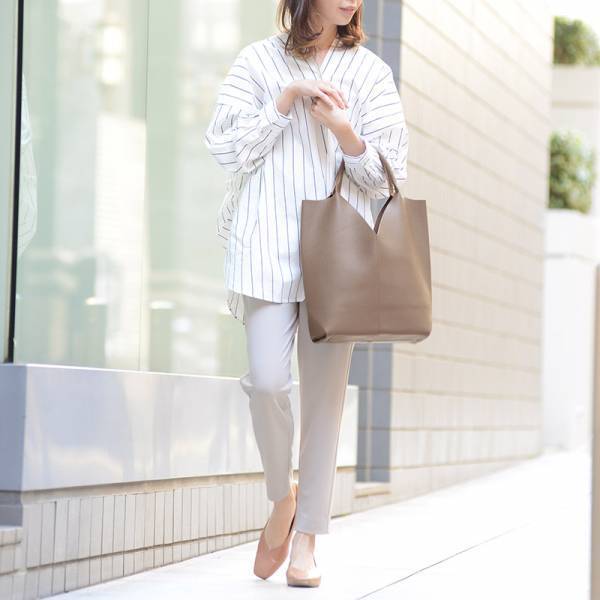 このバッグ都合よすぎる！通勤からハレの日まで「kauliina　Vカットトート」[PR]