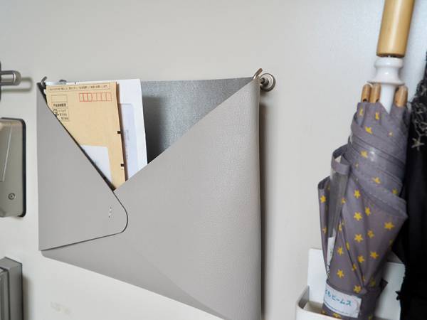 溜まりがちな紙ものの居場所を作ろう。壁掛けできる「レターポケットL」でお悩み解決！[PR]