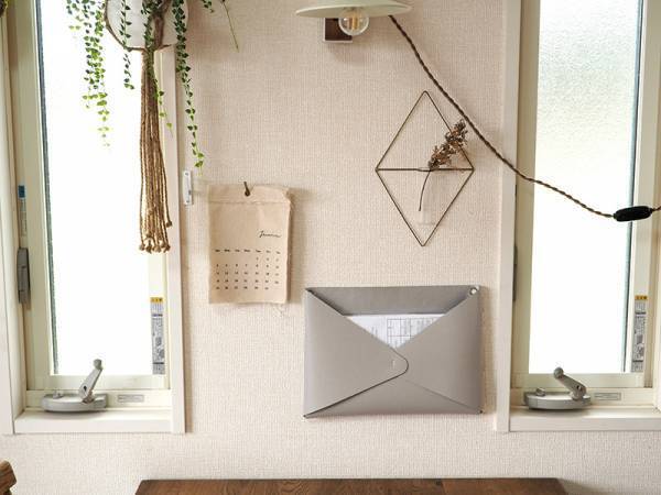 溜まりがちな紙ものの居場所を作ろう。壁掛けできる「レターポケットL」でお悩み解決！[PR]