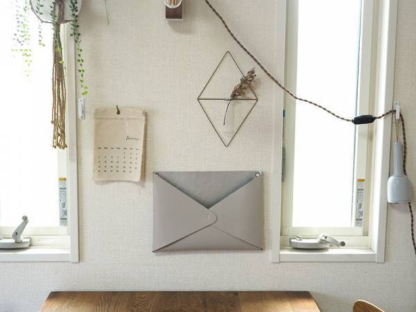 溜まりがちな紙ものの居場所を作ろう。壁掛けできる「レターポケットL」でお悩み解決！[PR]