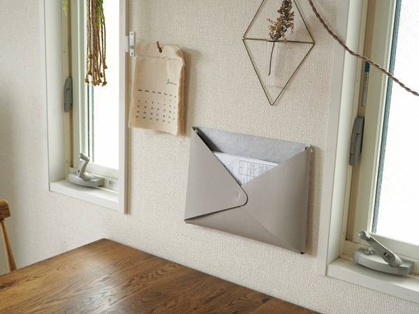 溜まりがちな紙ものの居場所を作ろう。壁掛けできる「レターポケットL」でお悩み解決！[PR]