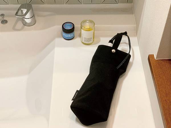 新色＆ショートタイプNEW登場！アツアツアイロンをサッとしまえる「ヘアアイロンポーチ」新作のスタッフ使用レポ[PR]