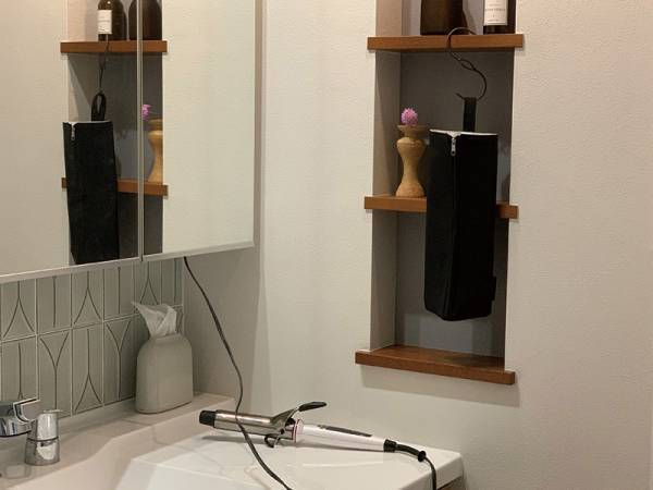 新色＆ショートタイプNEW登場！アツアツアイロンをサッとしまえる「ヘアアイロンポーチ」新作のスタッフ使用レポ[PR]