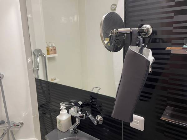 新色＆ショートタイプNEW登場！アツアツアイロンをサッとしまえる「ヘアアイロンポーチ」新作のスタッフ使用レポ[PR]