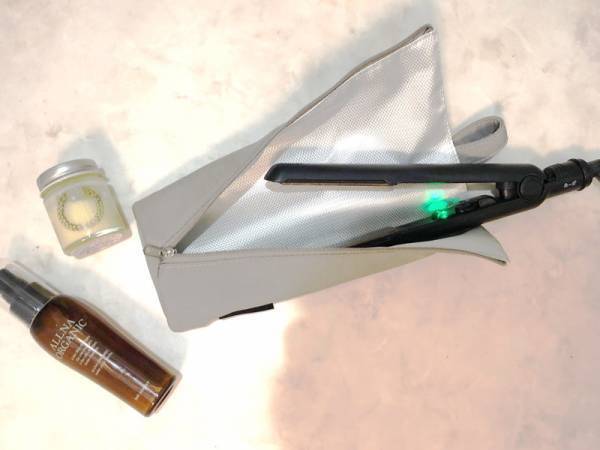 新色＆ショートタイプNEW登場！アツアツアイロンをサッとしまえる「ヘアアイロンポーチ」新作のスタッフ使用レポ[PR]