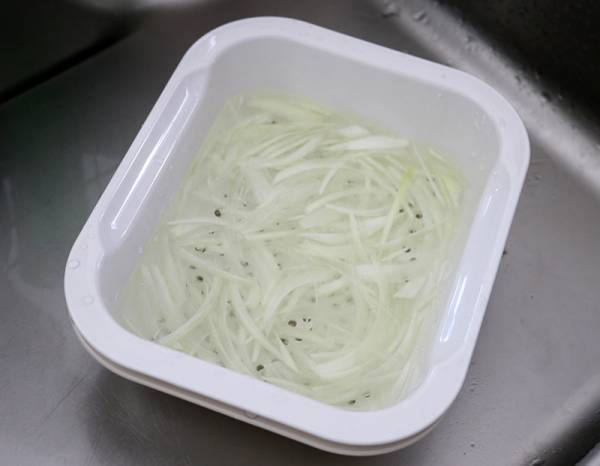 洗い物が減った～！ バッド・ざる・蓋がセットになった「コランダー」が超優秀