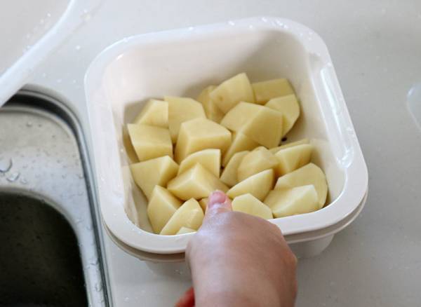 洗い物が減った～！ バッド・ざる・蓋がセットになった「コランダー」が超優秀