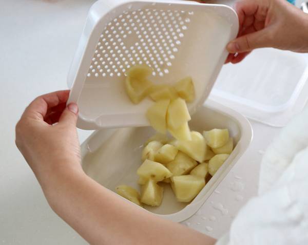 洗い物が減った～！ バッド・ざる・蓋がセットになった「コランダー」が超優秀