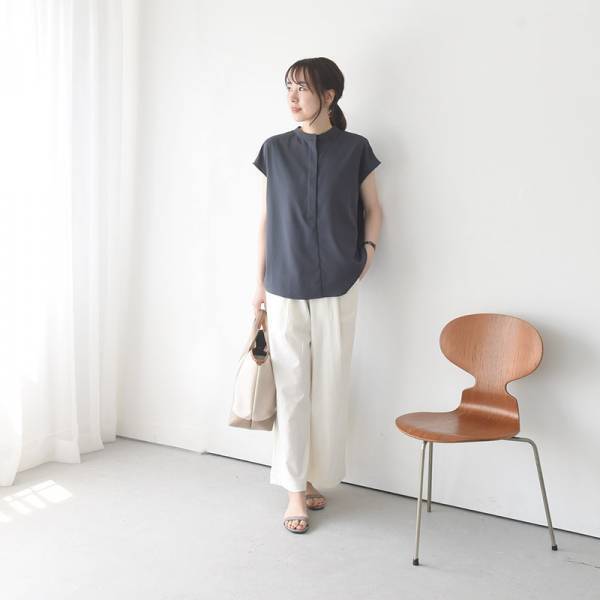 汗ばむ暑さを悟らせない。きちんと見えて「こっそり涼やか」大人の夏トップス集合！[PR]