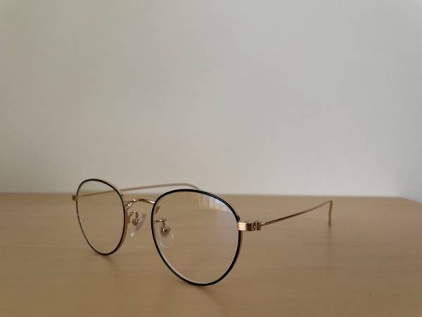 見え方を整える。「ciqi」のメガネで読書時間を快適に。[PR]