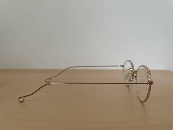 見え方を整える。「ciqi」のメガネで読書時間を快適に。[PR]